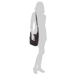Elegantná kožená crossbody kabelka s vreckami Noelia Bolger materiál kože zapínanie na zips farba hnedá veľkosť malá NB 2101 H Na postave