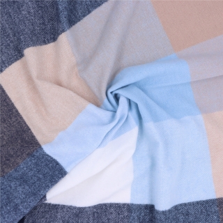 Príjemný šál s károvaným vzorom Noelia Bolger materiál Polyester s prímesou vlny farba multicolor KZ002 - 03