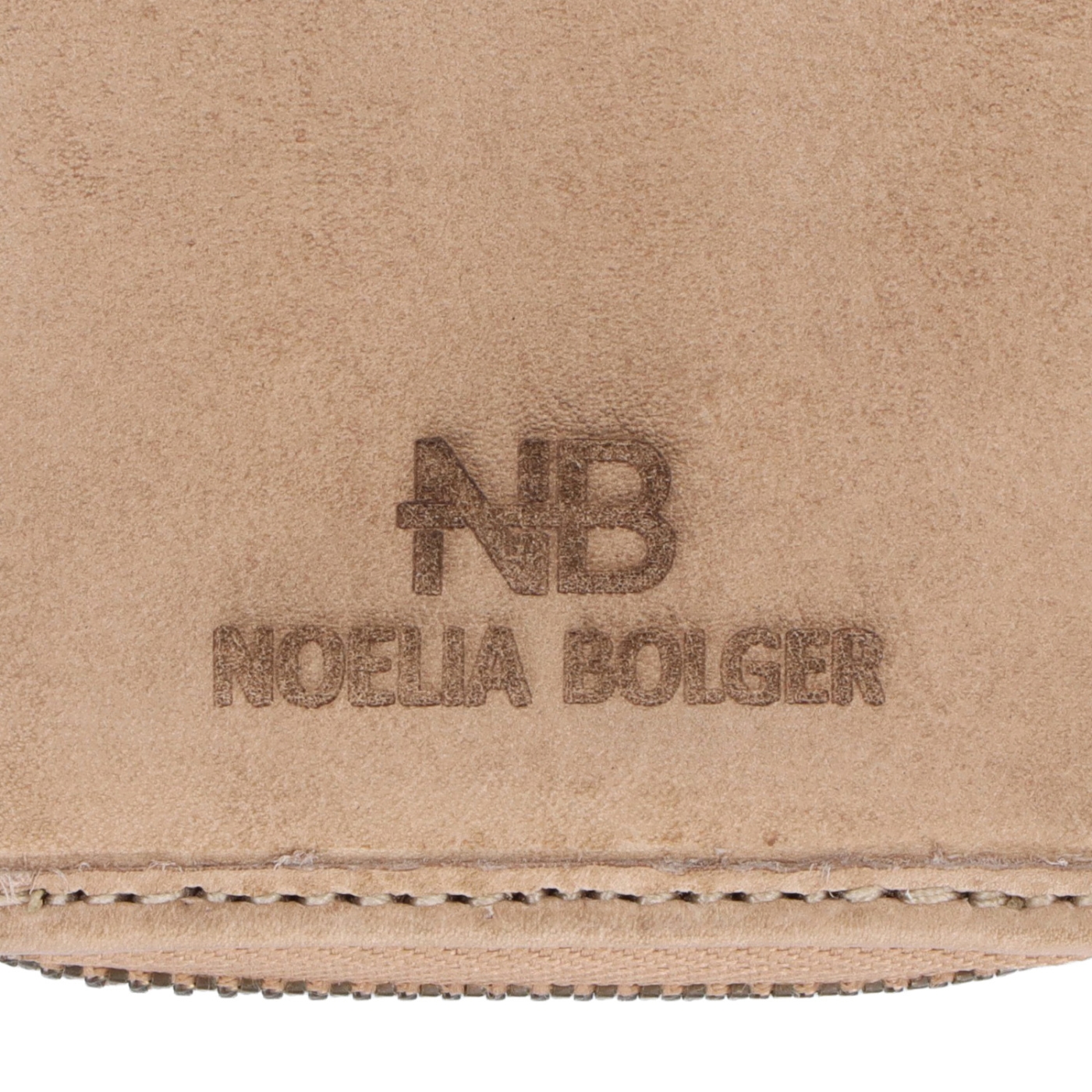 Kožená peňaženka s praktickým vreckom na zips Noelia Bolger materiál kože zapínanie na cvok farba béžová veľkosť malá 5132 NB BE Logo