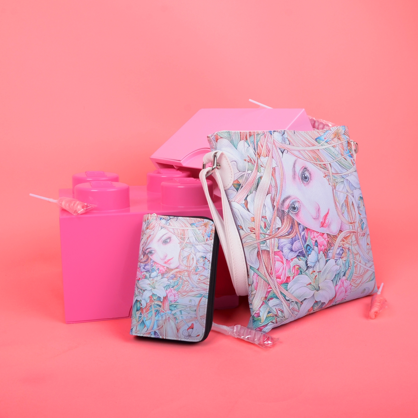 Malá crossbody s potlačou Indee materiál syntetická koža farba multicolor veľkosť malá 9300 45 B Lifestyle