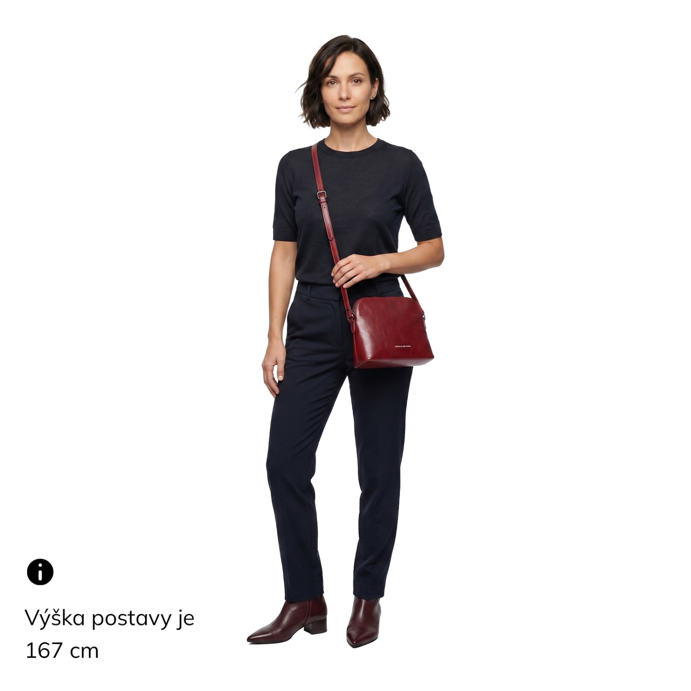 Minimalistická kožená crossbody kabelka na každý deň Noelia Bolger materiál kože zapínanie na zips farba červená veľkosť malá NB 0116 TCV Na postave