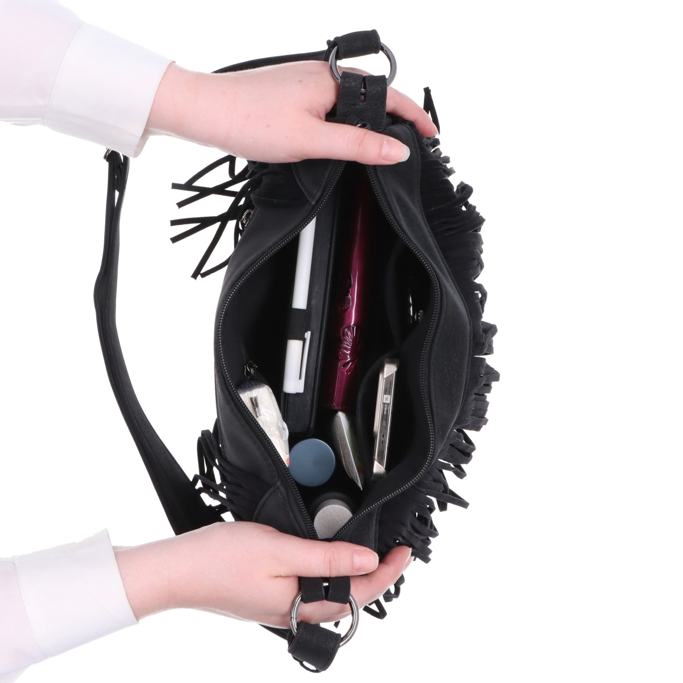 Štýlová crossbody kabelka so strapcami Carmelo materiál syntetická koža zapínanie na zips farba čierna veľkosť stredná 4674 C Vnútro