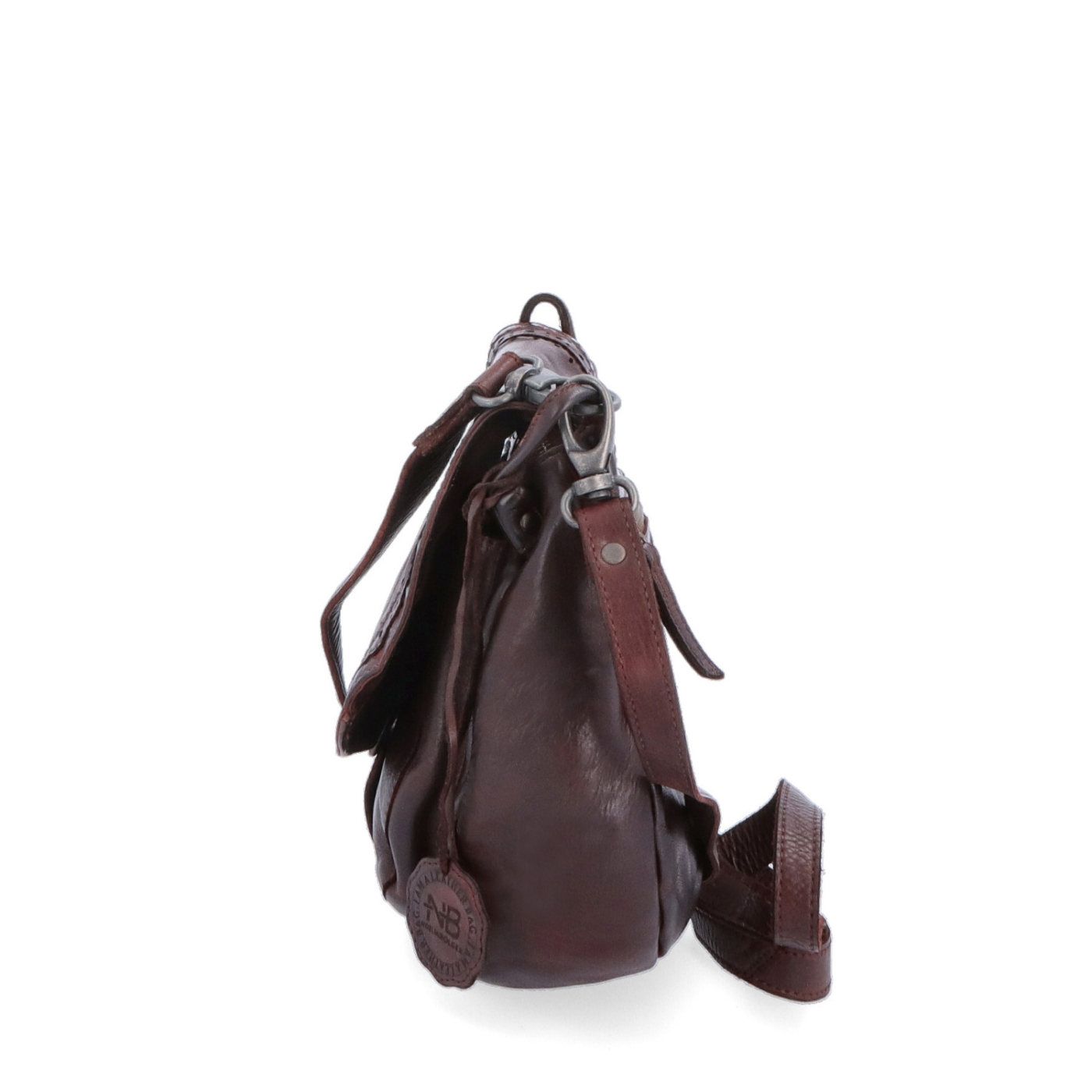 Kožená crossbody kabelka so zdobenou chlopňou Noelia Bolger materiál kože zapínanie s chlopňou farba vínová veľkosť stredná NB 2030 BO Z boku