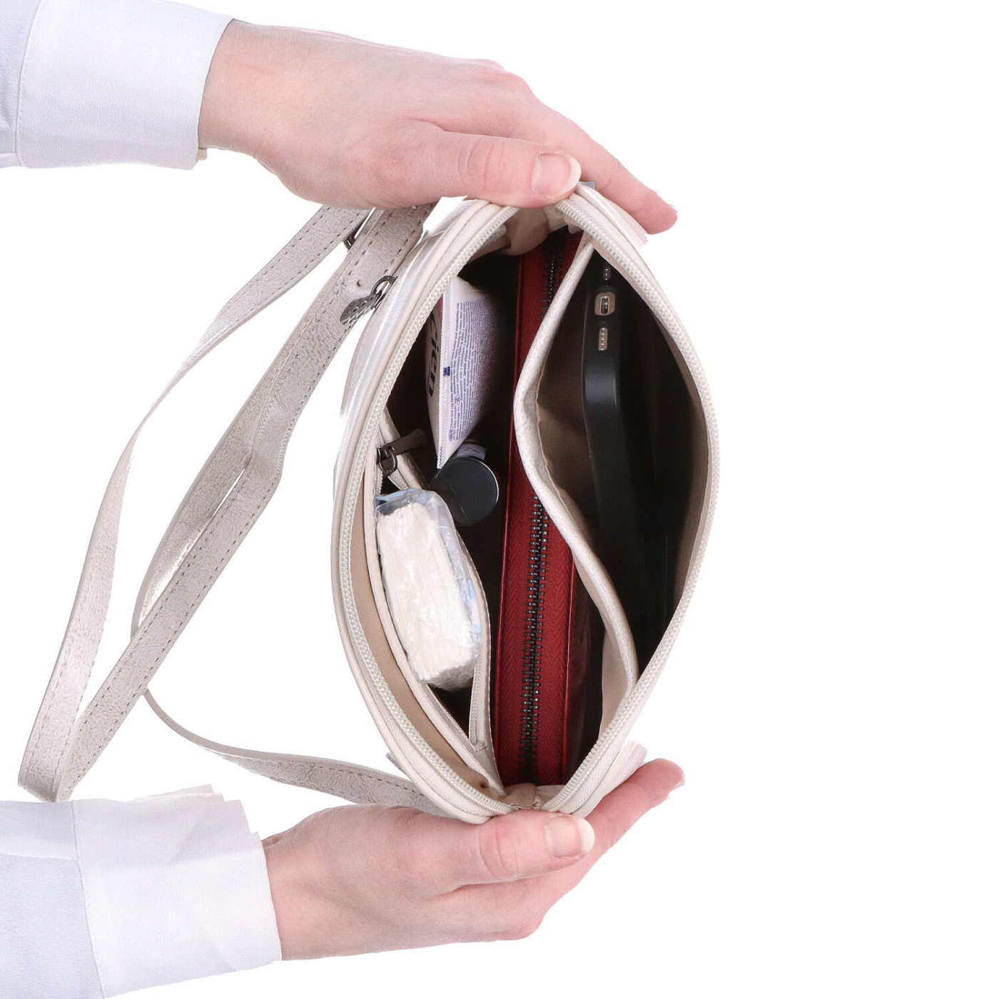 Elegantná kožená crossbody k šatám aj saku Noelia Bolger materiál kože zapínanie na zips farba biela veľkosť malá NB 0078 OW Vnútro