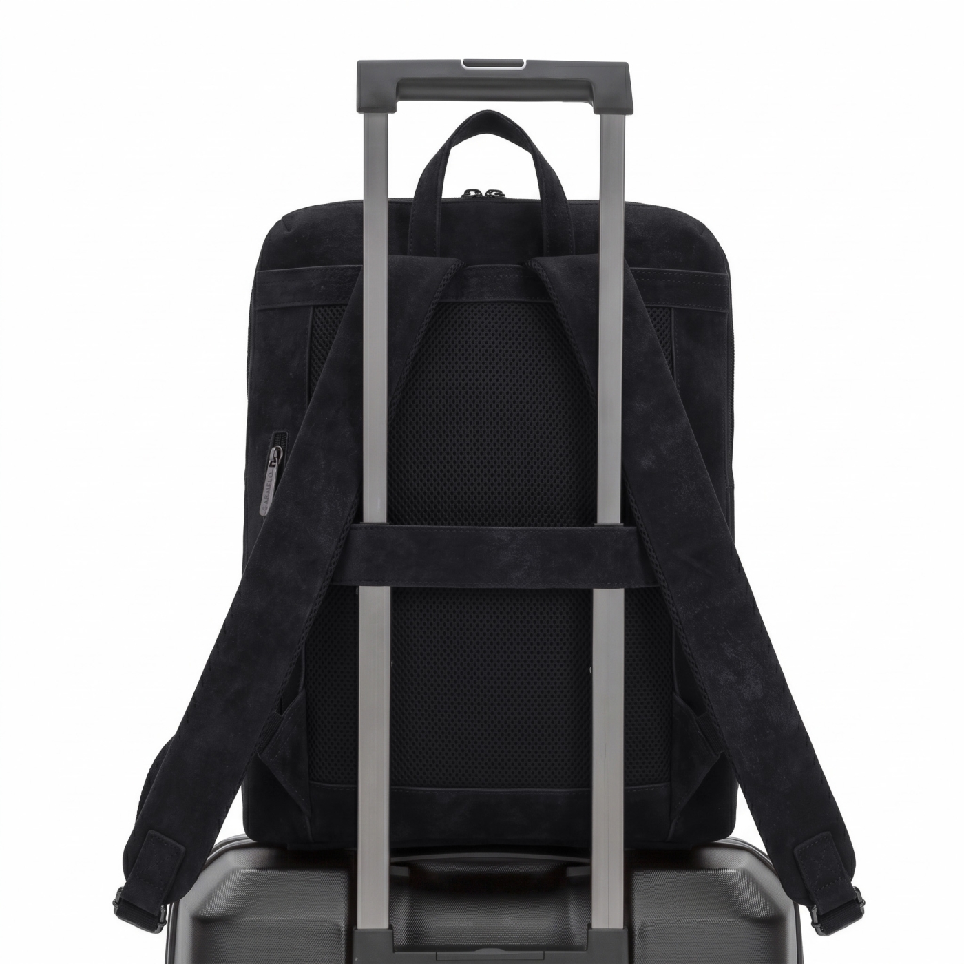 Moderný batoh s priehradkou na notebook Carmelo materiál syntetická koža zapínanie na zips farba čierna veľkosť veľká 4673 C Detail