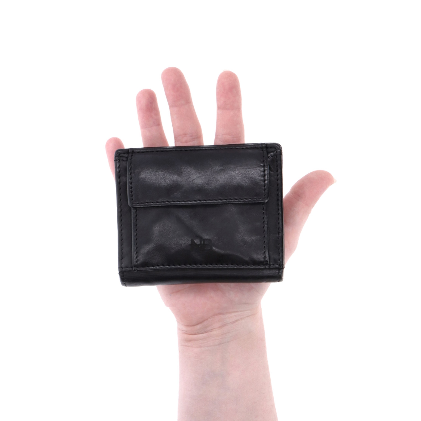 Malá kožená peňaženka s unisex dizajnom Noelia Bolger materiál kože farba čierna veľkosť malá 5133 NB C V ruke
