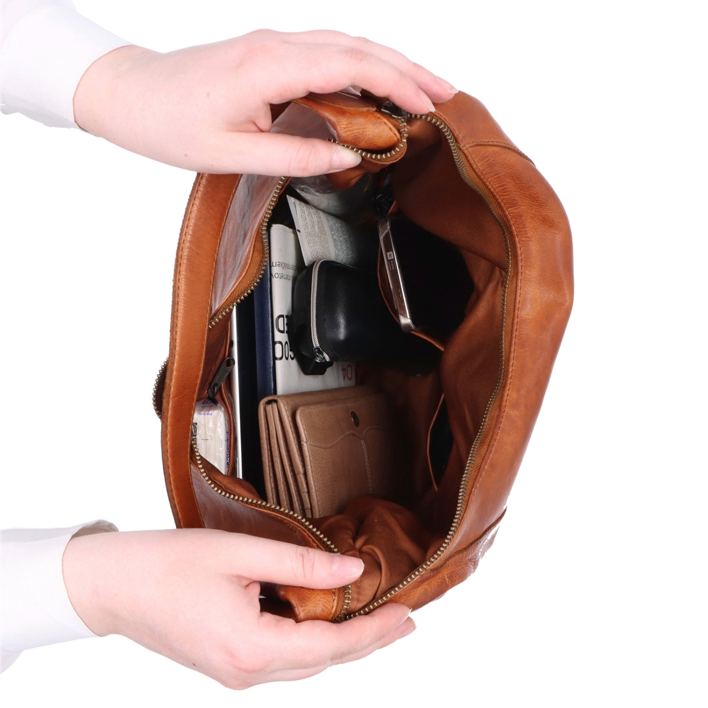 Veľká kožená hobo kabelka cez rameno Noelia Bolger materiál kože zapínanie na zips farba koňaková veľkosť veľká NB 2423 KO Vnútro