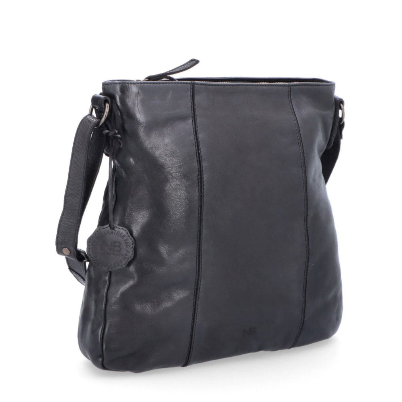 Kožená crossbody kabelka s prešívaním Noelia Bolger materiál kože zapínanie na zips farba čierna veľkosť stredná NB 2002 C