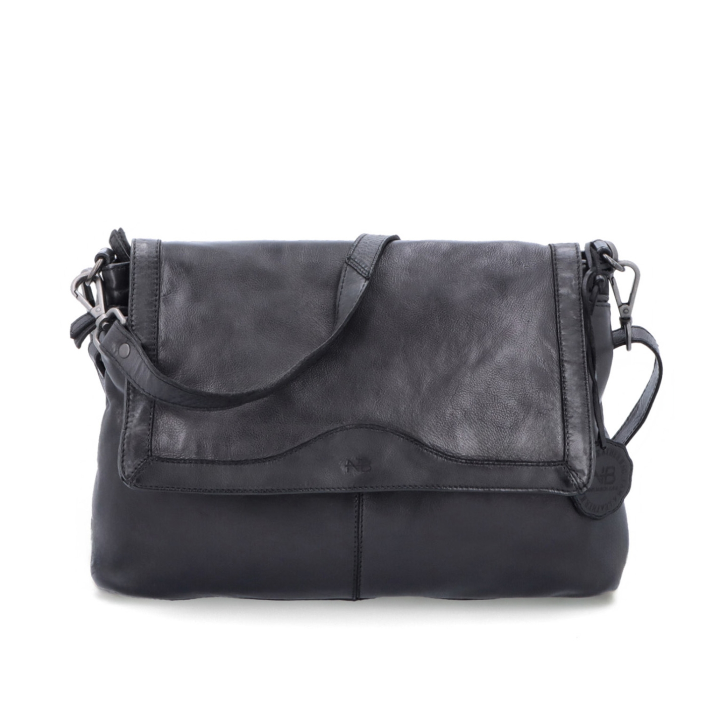 Crossbody kabelka z pravej kože s chlopňou Noelia Bolger materiál kože zapínanie s chlopňou farba čierna veľkosť stredná NB 2024 C Spredu
