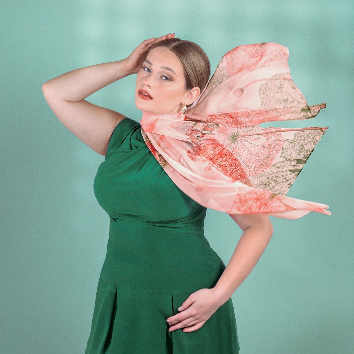 Ľahká šatka s kvetinovým motívom Noelia Bolger materiál polyester farba ružová KL502 - 03 Lifestyle