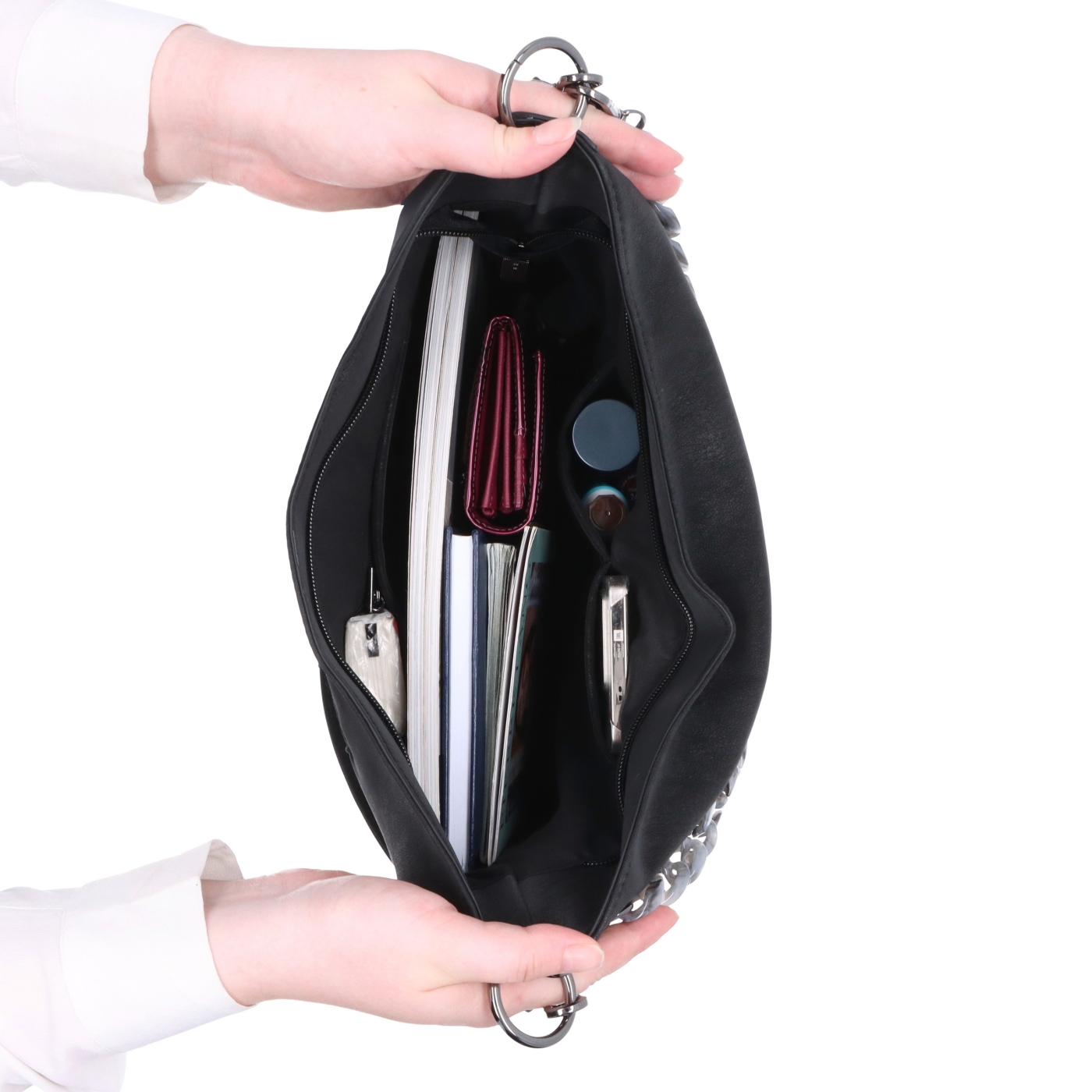 Štýlová crossbody kabelka s odnímateľným reťazom Carmelo materiál syntetická koža zapínanie na zips farba hnedá veľkosť stredná 4660 TH Vnútro