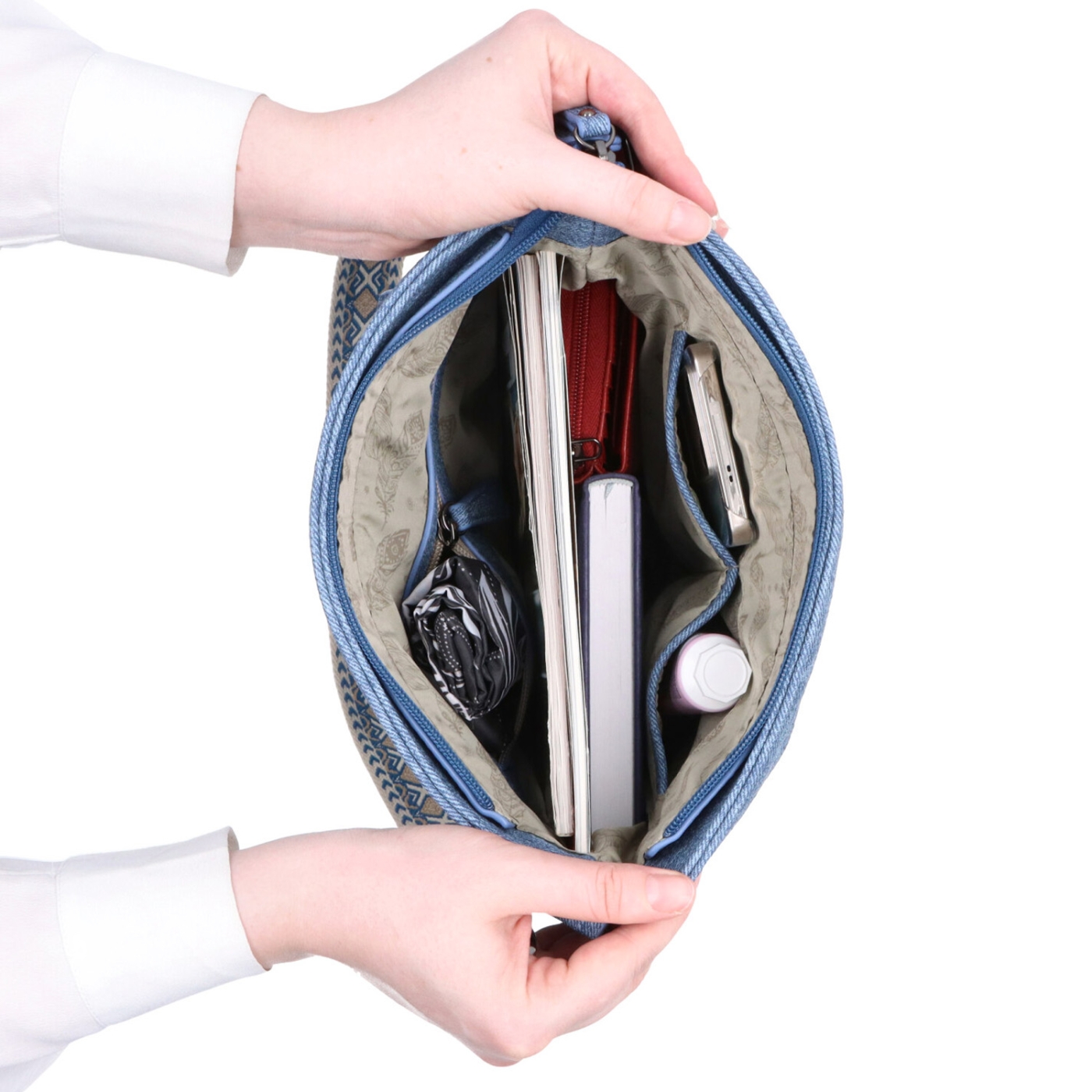 Priestranná crossbody taška s odnímateľným popruhom Indee materiál syntetická koža zapínanie na zips farba modrá veľkosť stredná 6336 M Vnútro