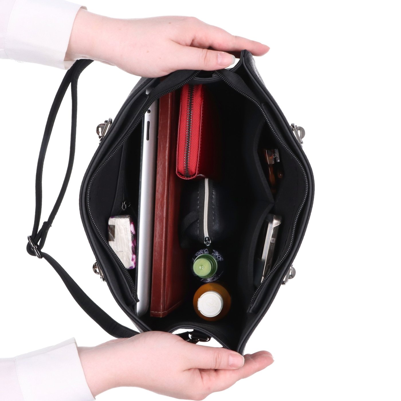 Dámska kabelka s odnímateľným crossbody popruhom Le Sands materiál syntetická koža zapínanie na zips farba čierna veľkosť stredná 4648 C Vnútro