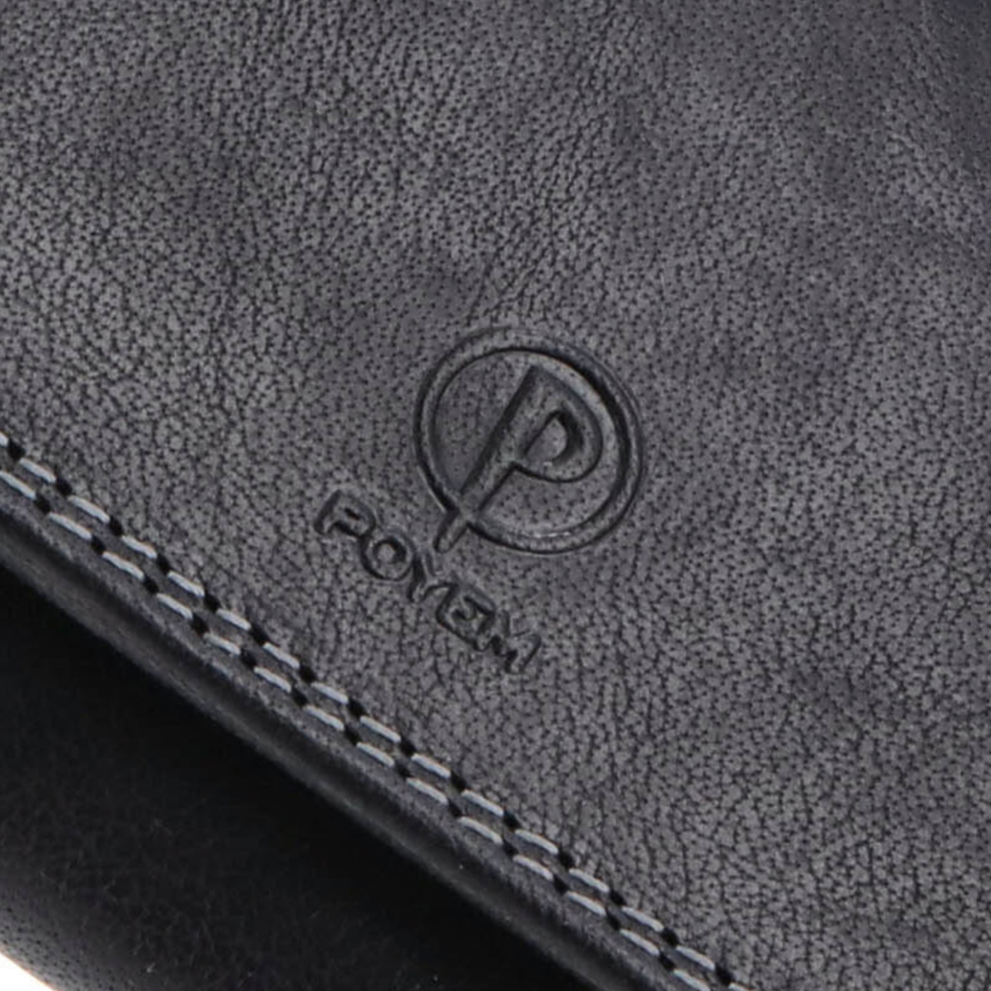 Praktická kožená peňaženka Poyem materiál kože zapínanie na cvok farba čierna veľkosť malá 5216 Poyem C Logo