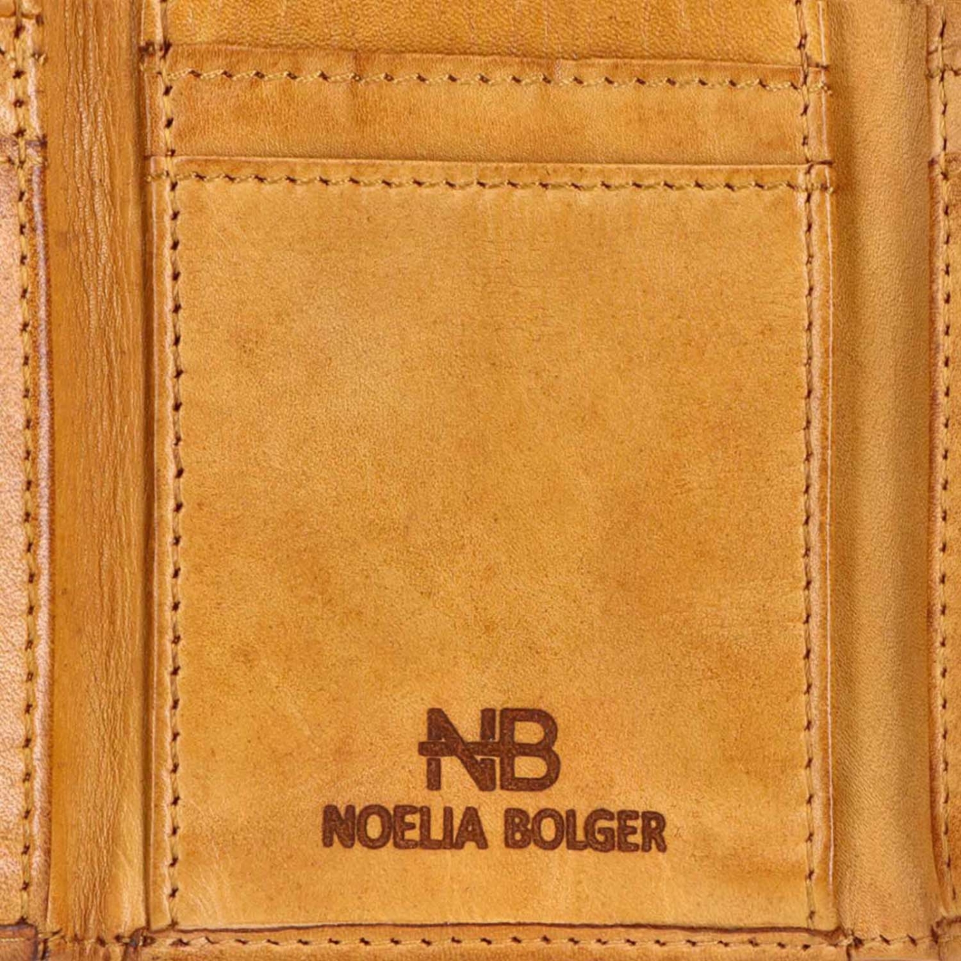 Minimalistická kožená peňaženka s prešívaním Noelia Bolger materiál kože zapínanie na cvok farba žltá veľkosť malá 5129 NB ZLU Logo