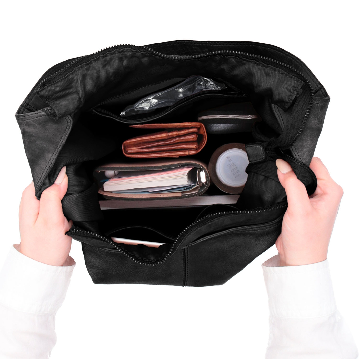 Veľká prešívaná kožená shopper kabelka Noelia Bolger materiál kože zapínanie na zips farba čierna veľkosť veľká NB 2077 C Vnútro