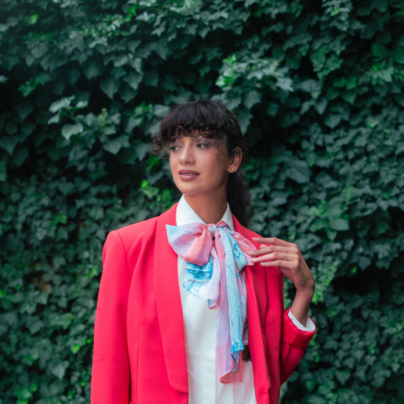 Ľahká šatka s kvetinovým motívom Noelia Bolger materiál polyester farba ružová KL502 - 01 Lifestyle
