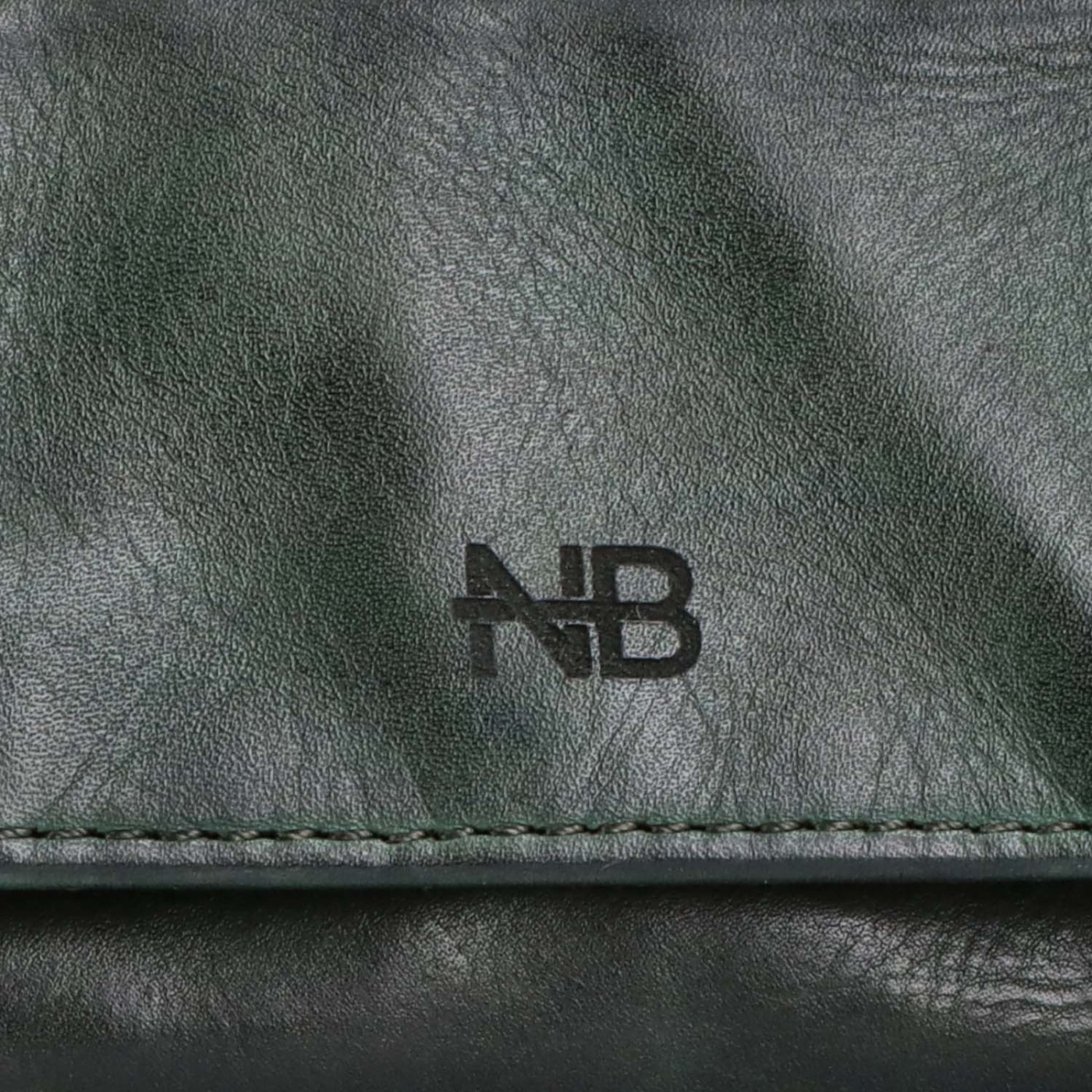 Malá kožená peňaženka s čistým dizajnom Noelia Bolger materiál kože zapínanie na cvok farba zelená veľkosť malá 5134 NB ZE Logo