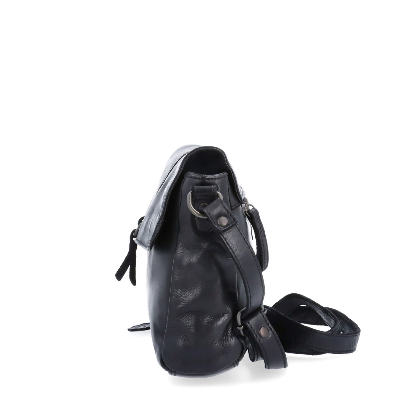 Kožená crossbody kabelka s chlopňou Noelia Bolger materiál kože zapínanie s chlopňou farba čierna veľkosť stredná NB 2416 C Z boku