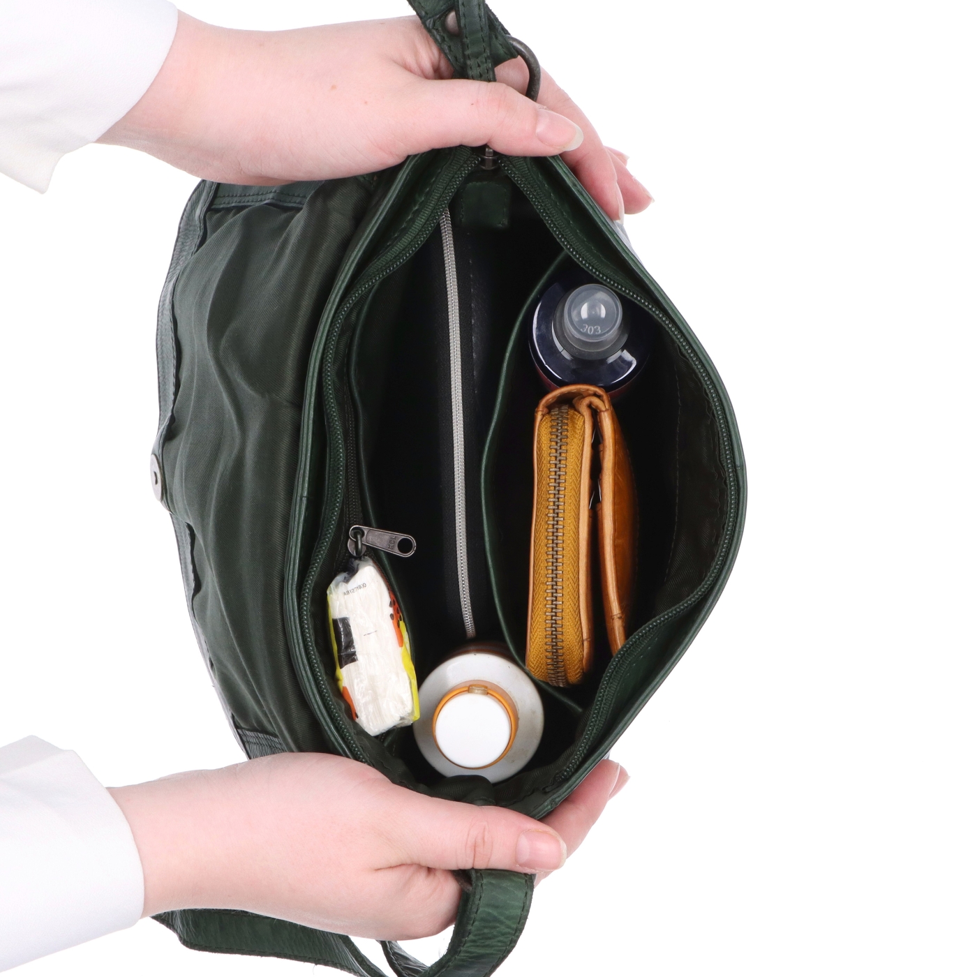 Kožená crossbody kabelka s chlopňou Noelia Bolger materiál kože zapínanie s chlopňou farba zelená veľkosť stredná NB 2416 ZE Vnútro
