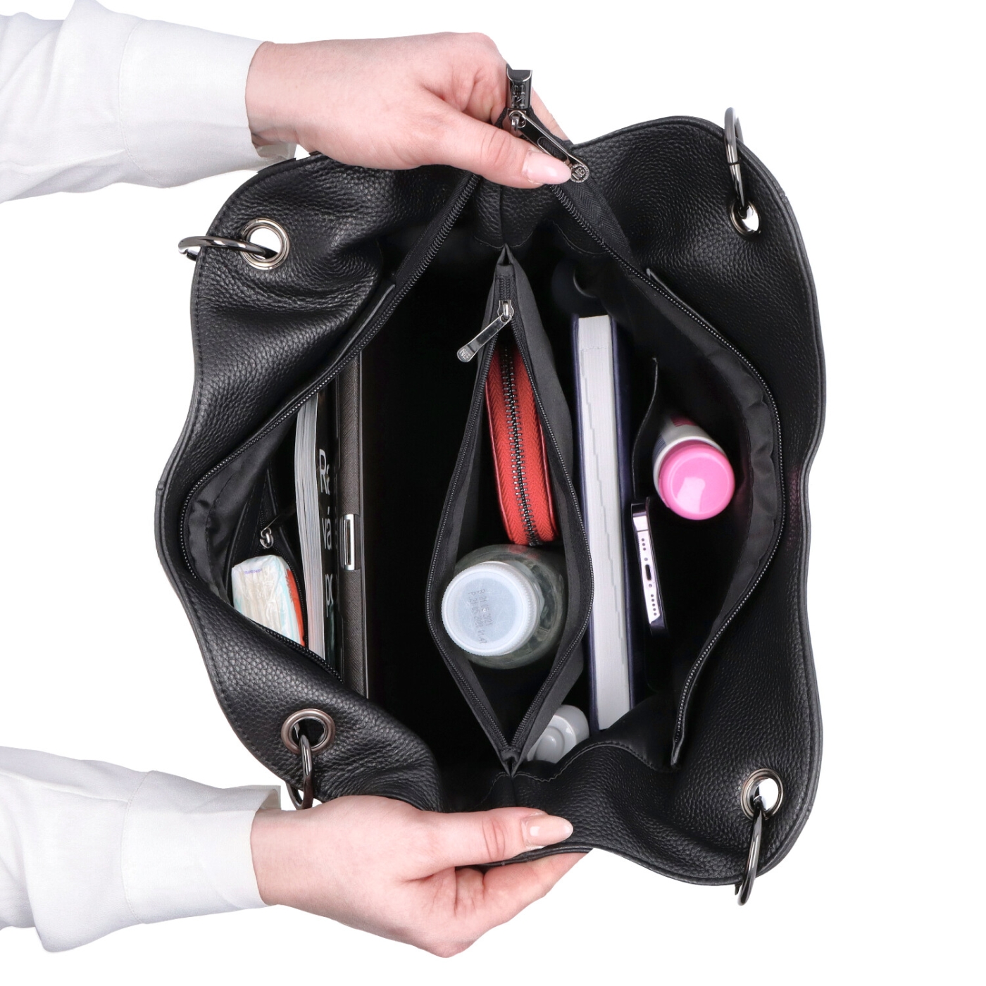 Elegantná kožená kabelka s uchami s retiazkou Noelia Bolger materiál kože zapínanie na zips farba čierna veľkosť veľká NB 3001 C Vnútro