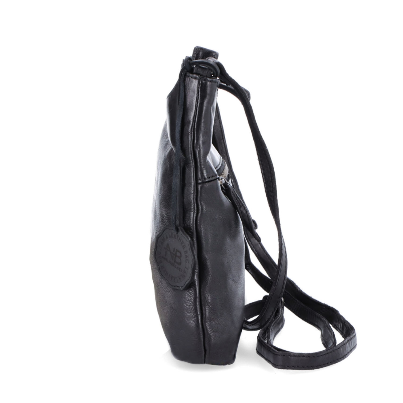 Kožená crossbody kabelka na každý deň Noelia Bolger materiál kože zapínanie na zips farba čierna veľkosť malá NB 2404 C Z boku