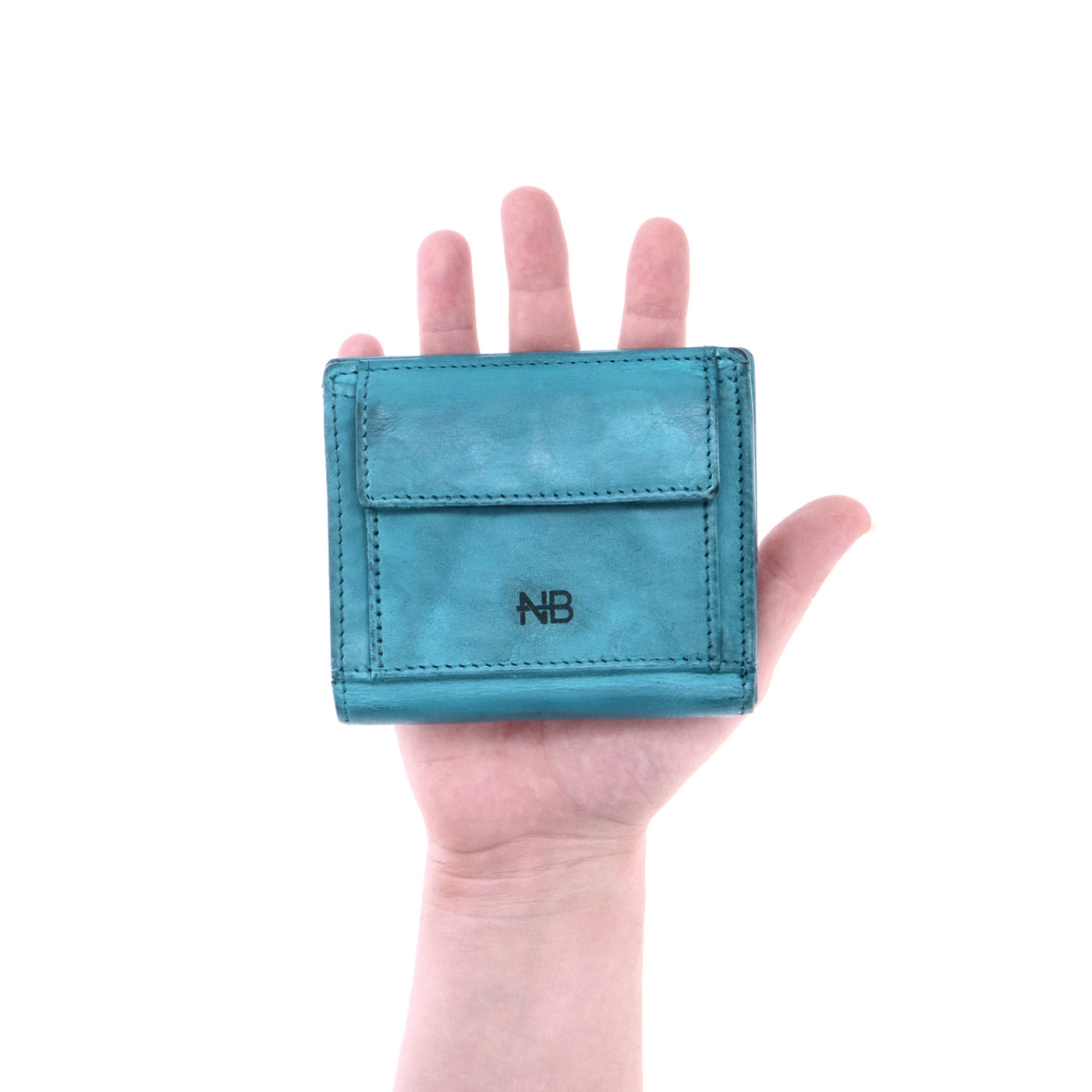 Malá kožená peňaženka s unisex dizajnom Noelia Bolger materiál kože farba tyrkysová veľkosť malá 5133 NB TYR V ruke