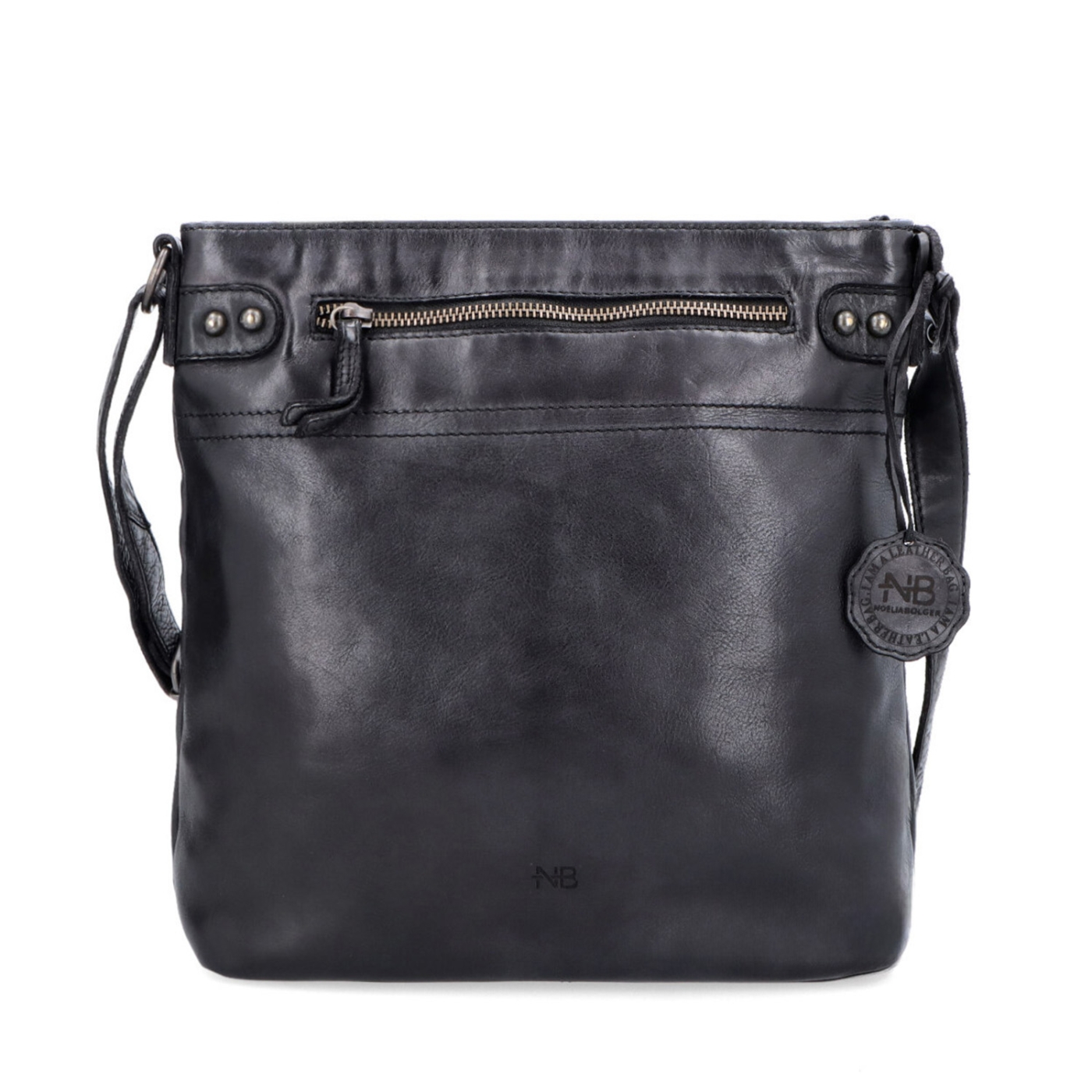 Kožená vintage crossbody s vreckami Noelia Bolger materiál kože zapínanie na zips farba čierna veľkosť stredná NB 2006 C Spredu