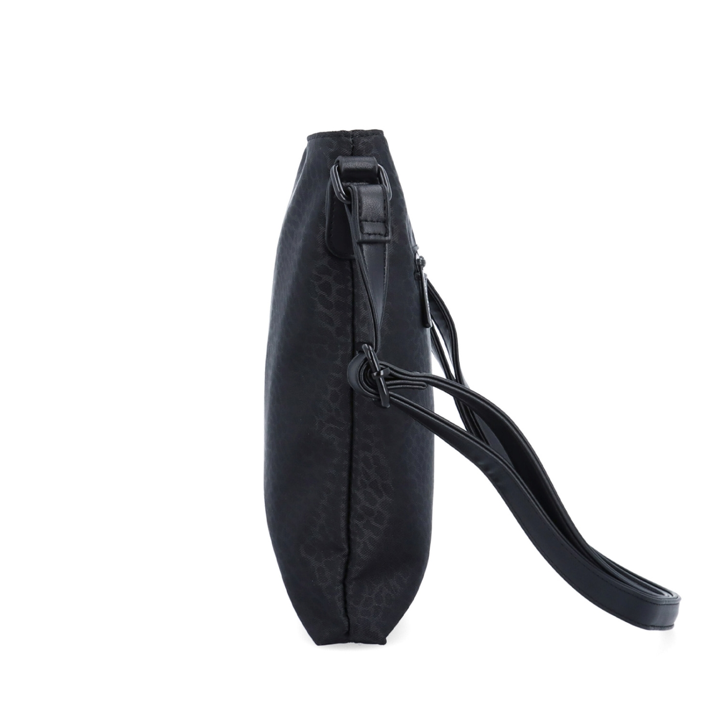 Štýlová dámska crossbody kabelka z nylonu Carmelo materiál nylon zapínanie na zips farba čierna veľkosť malá 6606 C LE Z boku
