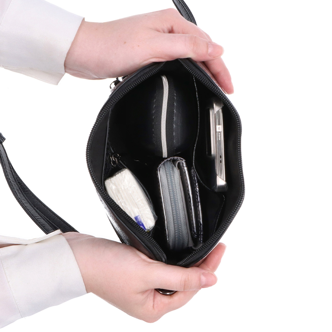 Elegantná crossbody kabelka s čistým dizajnom Le Sands materiál syntetická koža zapínanie na zips farba čierna veľkosť malá 4607 C Vnútro