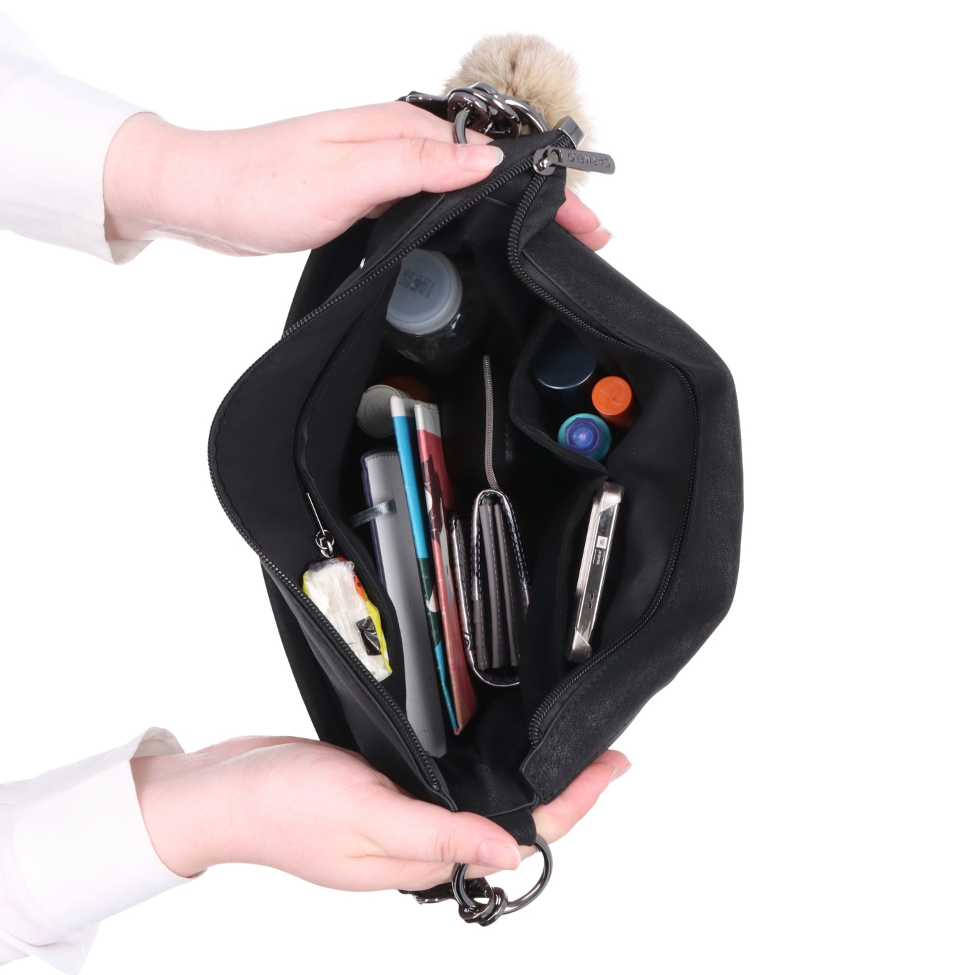 Praktická kabelka cez rameno aj crossbody s prešívaním Carmelo materiál syntetická koža zapínanie na zips farba hnedá veľkosť stredná 4656 H Vnútro