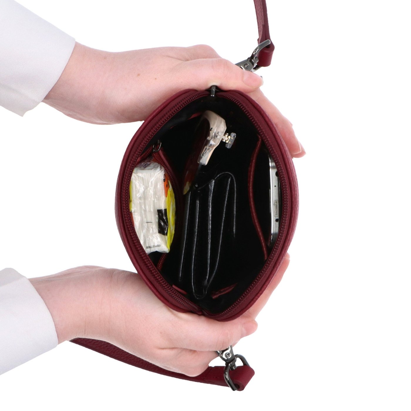 Malá kožená crossbody kabelka Noelia Bolger materiál kože zapínanie na zips farba červená veľkosť malá NB 3017 CV Vnútro