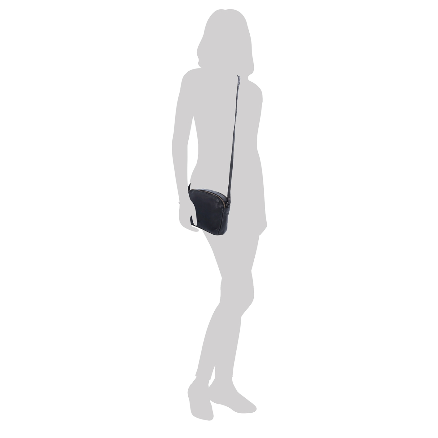 Kvalitná kožená crossbody kabelka Noelia Bolger materiál kože zapínanie na zips farba čierna veľkosť malá NB 2408 C Na postave
