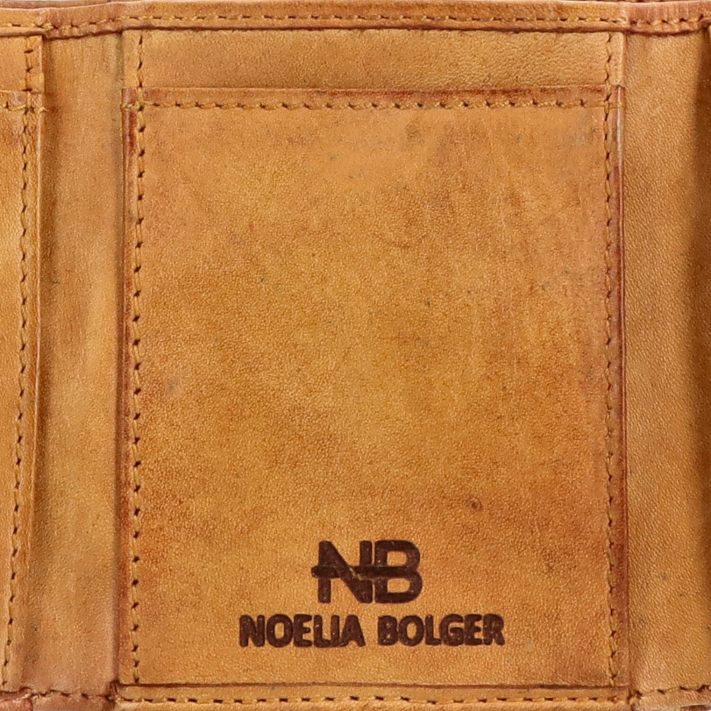 Malá kožená peňaženka v boho štýle Noelia Bolger materiál kože zapínanie na cvok farba žltá veľkosť malá 5124 NB ZLU Logo