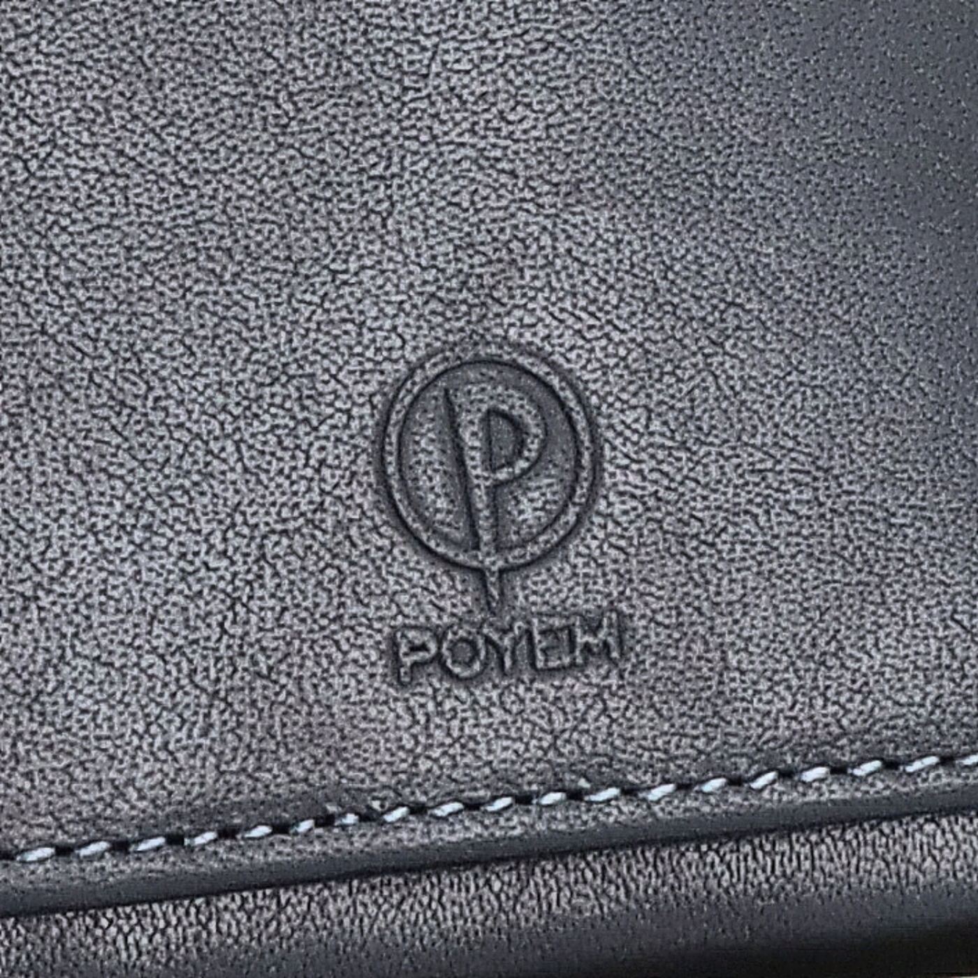 Luxusná kožená peňaženka Poyem materiál kože zapínanie na cvok farba čierna veľkosť malá 5227 Poyem C Logo