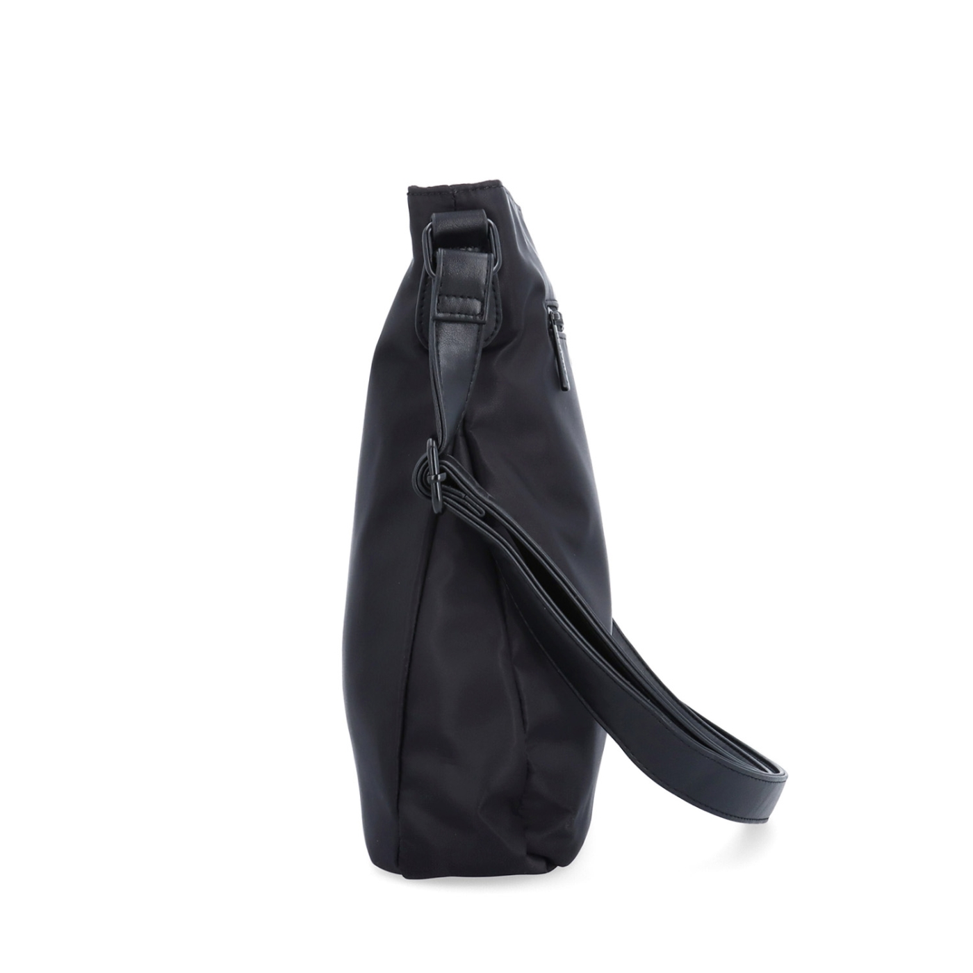 Crossbody kabelka v minimalistickom štýle Carmelo materiál nylon zapínanie na zips farba čierna veľkosť stredná 6605 C Z boku