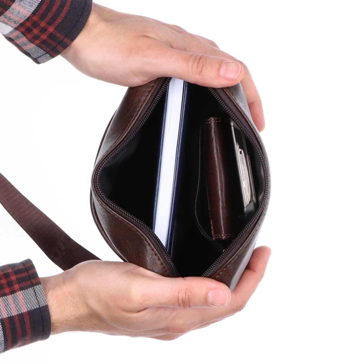 Praktická pánska taška cez rameno Tangerin materiál syntetická koža zapínanie na zips farba hnedá veľkosť malá 2322 H Vnútro
