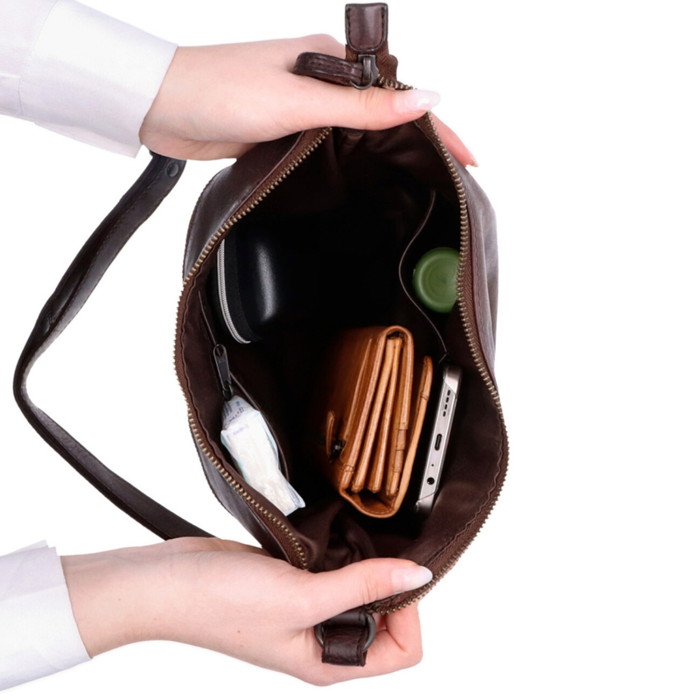 Nadčasová kožená kabelka cez rameno Noelia Bolger materiál kože zapínanie na zips farba hnedá veľkosť stredná NB 2405 H Vnútro