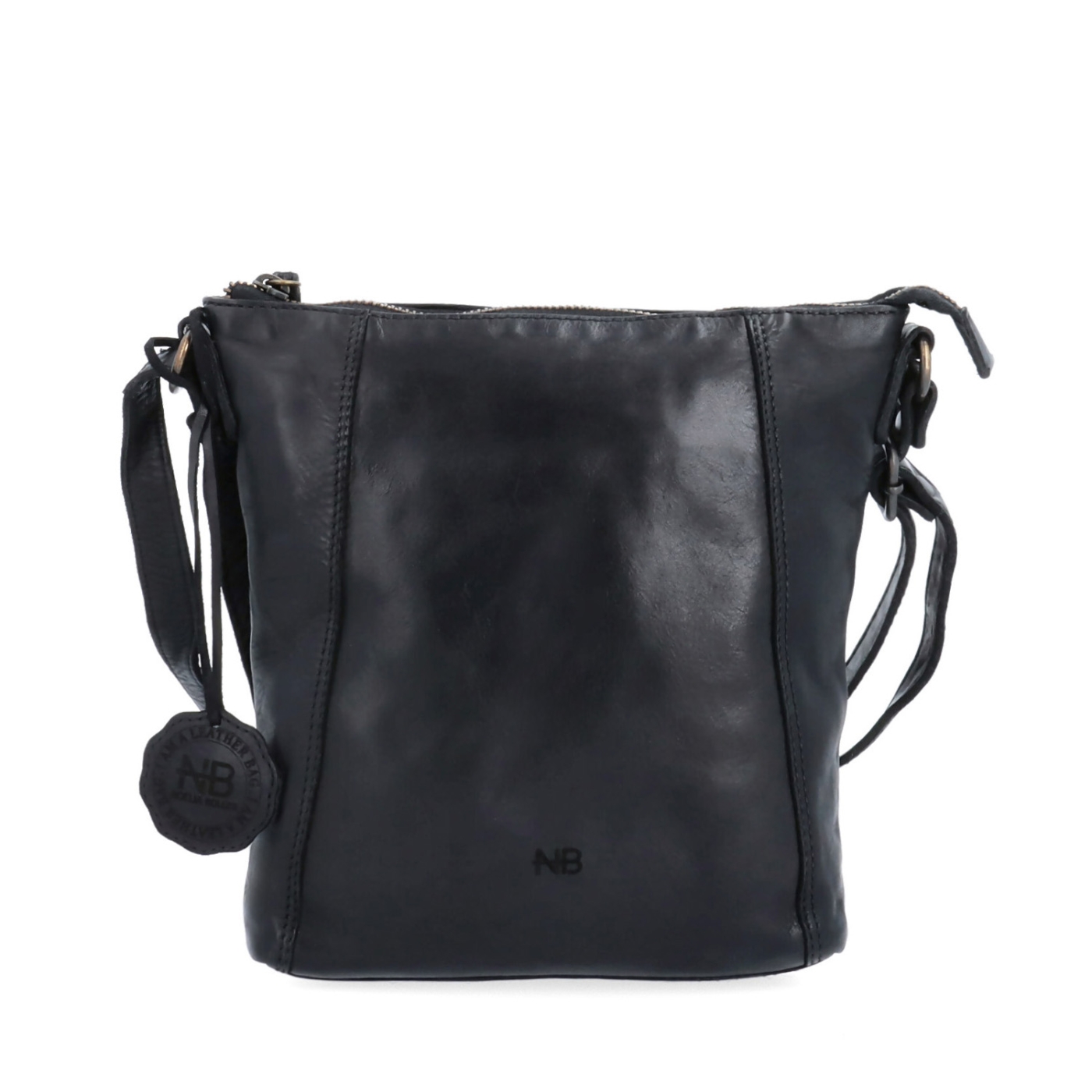 Malá kožená crossbody s prešívaním Noelia Bolger materiál kože zapínanie na zips farba čierna veľkosť malá NB 2086 C Spredu