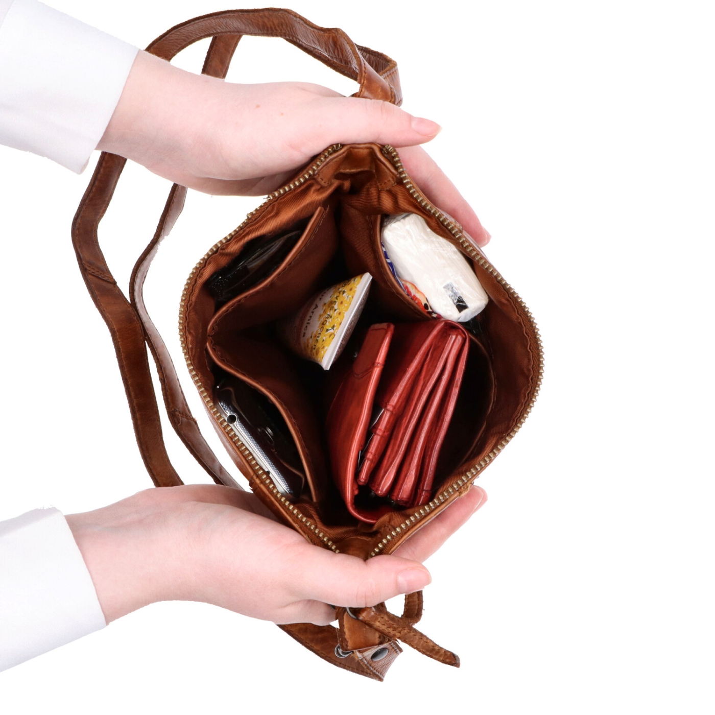 Malá kožená crossbody s prešívaním Noelia Bolger materiál kože zapínanie na zips farba koňaková veľkosť malá NB 2086 KO Vnútro