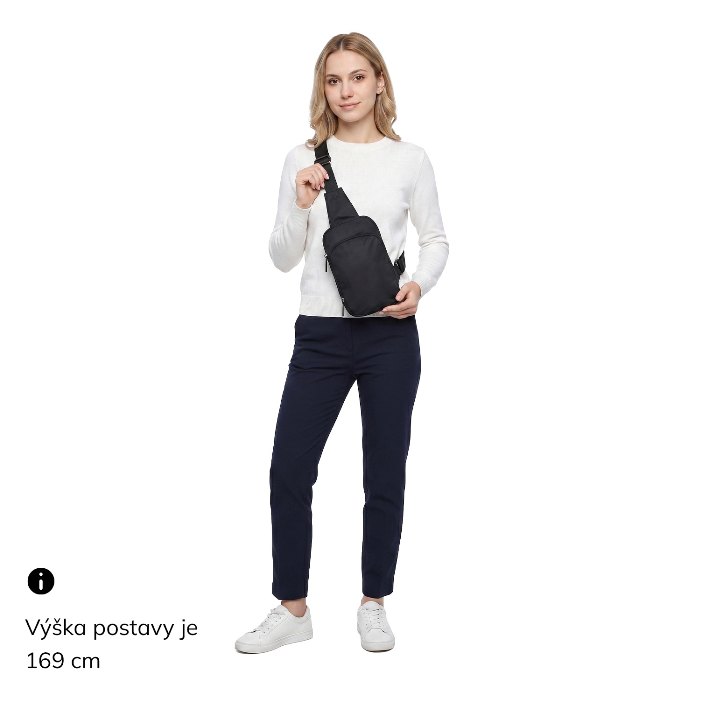 Praktická crossbody taška na mobilný telefón a peňaženku Carmelo materiál nylon zapínanie na zips farba čierna veľkosť malá 6600 C Na postave