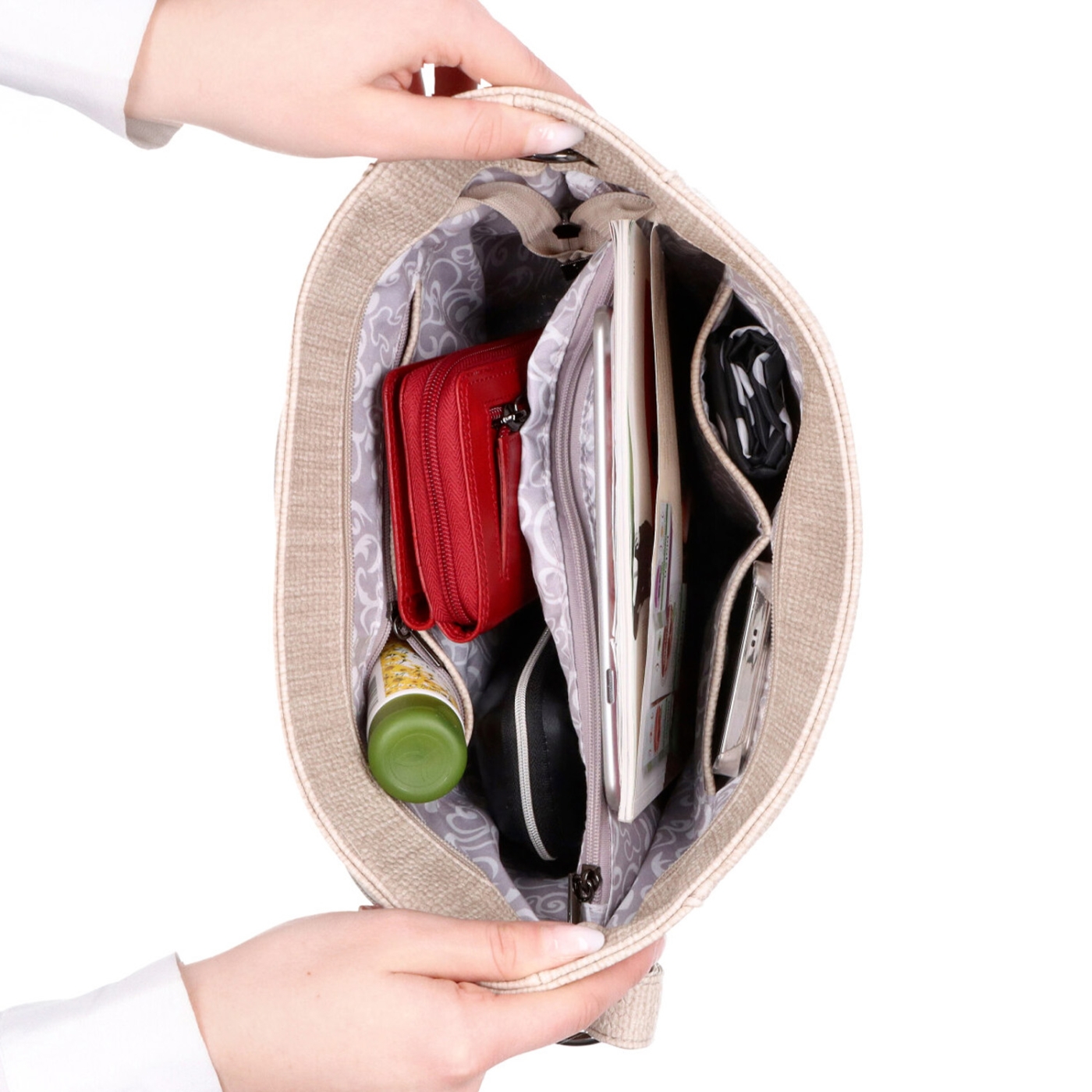 Crossbody kabelka v elegantnom dizajne Carmelo materiál syntetická koža zapínanie na zips farba béžová veľkosť stredná 4339 BE Vnútro